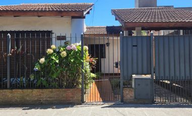 CASA DE 3 AMBIENTES CON DEPTO DE 2 AMBIENTES AL FONDO CON ENTRADA INDEPENDIENTE