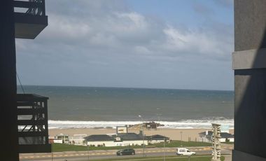 Dpto 2 amb. con vista lateral al mar. MIRAMAR