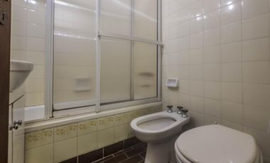 Dpto 2 amb. con vista lateral al mar. MIRAMAR