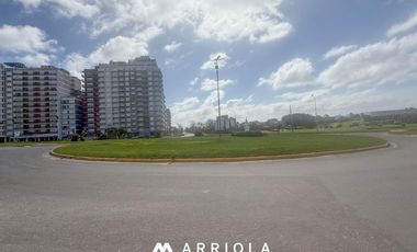 Dpto 2 amb. con vista lateral al mar. MIRAMAR