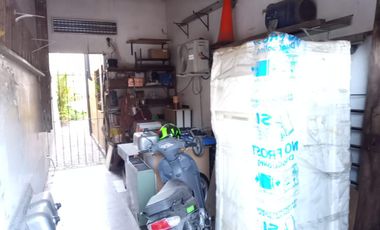 Venta de Casa 5 Amb. S/Lote 8.66x22m². en Ramos Mejia - Buen Estado Con patio y Quincho