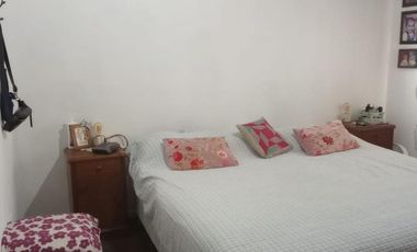 Venta de Casa 5 Amb. S/Lote 8.66x22m². en Ramos Mejia - Buen Estado Con patio y Quincho