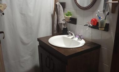 Venta de Casa 5 Amb. S/Lote 8.66x22m². en Ramos Mejia - Buen Estado Con patio y Quincho