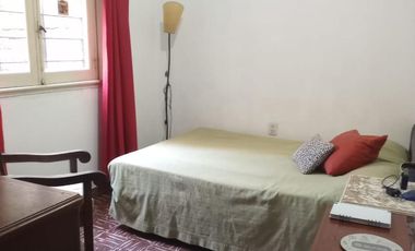 Venta de Casa 5 Amb. S/Lote 8.66x22m². en Ramos Mejia - Buen Estado Con patio y Quincho