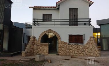 Amplio local Gauss y Mariotte - Villa Belgrano