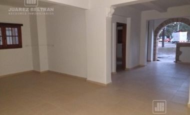 Amplio local Gauss y Mariotte - Villa Belgrano