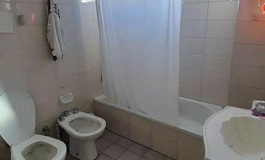 S.Martin(Ctro) - Espacioso Dpto. 4 amb al Frente , con excelente Balcón Terraza!