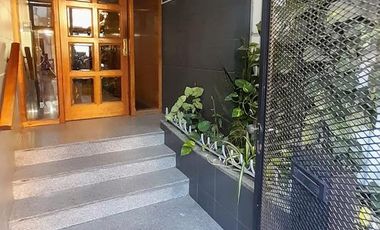 S.Martin(Ctro) - Espacioso Dpto. 4 amb al Frente , con excelente Balcón Terraza!