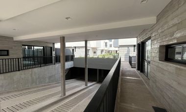 HOUSIN DUPLEX 2 Y 3 DORM CON COHERA.