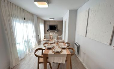 HOUSIN DUPLEX 2 Y 3 DORM CON COHERA.