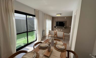 HOUSIN DUPLEX 2 Y 3 DORM CON COHERA.