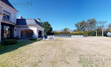 Venta Casa 5 Dormitorios en Martindale CC