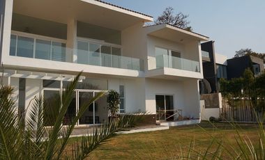 Espectacular casa en renta en Rancho San juan