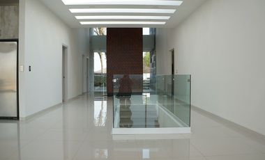 Espectacular casa en renta en Rancho San juan