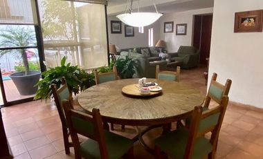 ¡Casa en venta en ubicación privilegiada entre Gabriel Mancera y López Cotilla!