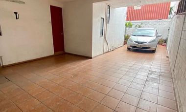 ¡Casa en venta en ubicación privilegiada entre Gabriel Mancera y López Cotilla!