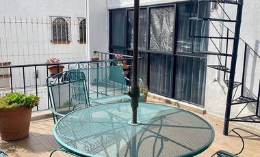 ¡Casa en venta en ubicación privilegiada entre Gabriel Mancera y López Cotilla!