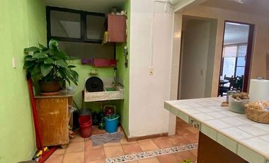 ¡Casa en venta en ubicación privilegiada entre Gabriel Mancera y López Cotilla!