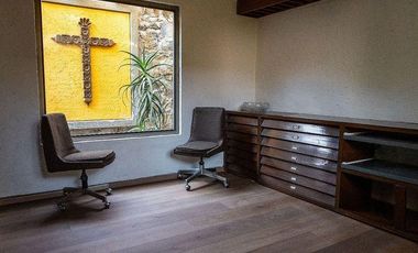 Oportunidad única en Pedregal – Casa para actualizar en ubicación premium