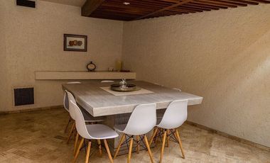 Oportunidad única en Pedregal – Casa para actualizar en ubicación premium