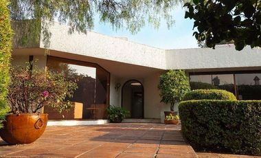 Oportunidad única en Pedregal – Casa para actualizar en ubicación premium