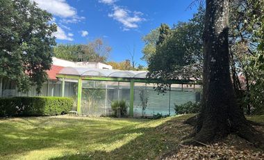 Gran oportunidad en Pedregal – Casa para remodelar con amplio terreno