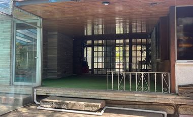 Gran oportunidad en Pedregal – Casa para remodelar con amplio terreno