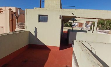 Edificio c/ LOCAL   2 DEPTOS