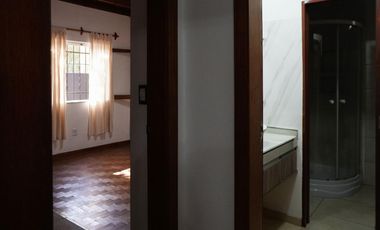 Casa 2 dormitorios Reciclada!