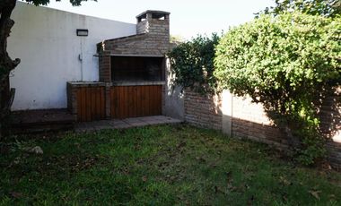 Casa 2 dormitorios Reciclada!