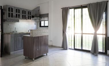 Casa 2 dormitorios Reciclada!