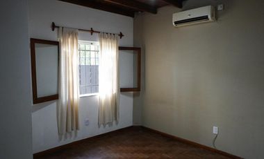 Casa 2 dormitorios Reciclada!