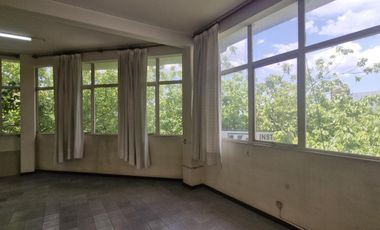 Venta Oficina 2 ambientes por escalera Centro de Pilar