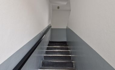 Venta Oficina 2 ambientes por escalera Centro de Pilar