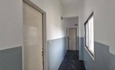 Venta Oficina 2 ambientes por escalera Centro de Pilar