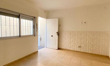 Departamentos en block Tipo Casa en Venta en Valentin Alsina