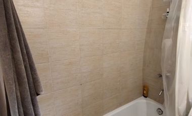 CHALET  4 AMB DESARROLLADO EN PLANTA BAJA  CON  AMPLIO JARDÍN AL FRENTE Y AL CONTRAFRENTE!