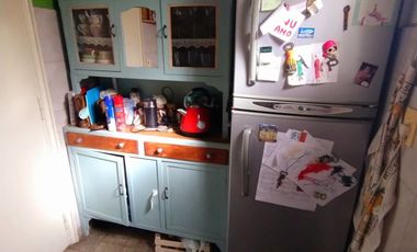 CHALET  4 AMB DESARROLLADO EN PLANTA BAJA  CON  AMPLIO JARDÍN AL FRENTE Y AL CONTRAFRENTE!