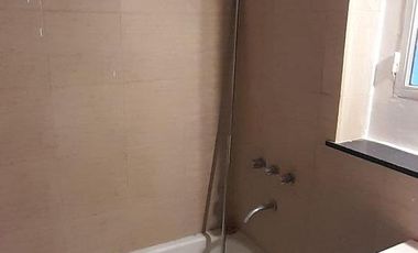 CHALET  4 AMB DESARROLLADO EN PLANTA BAJA  CON  AMPLIO JARDÍN AL FRENTE Y AL CONTRAFRENTE!