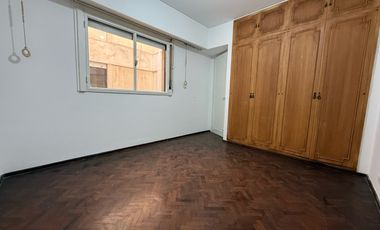 VENTA DEPARTAMENTO DE 3 DORMITORIOS + COMODÍN, EN EL CENTRO