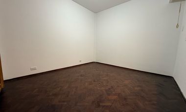 VENTA DEPARTAMENTO DE 3 DORMITORIOS + COMODÍN, EN EL CENTRO