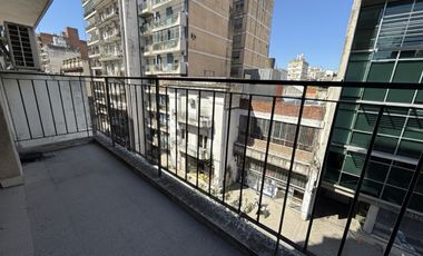 VENTA DEPARTAMENTO DE 3 DORMITORIOS + COMODÍN, EN EL CENTRO