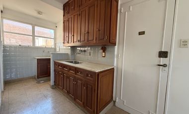 VENTA DEPARTAMENTO DE 3 DORMITORIOS + COMODÍN, EN EL CENTRO