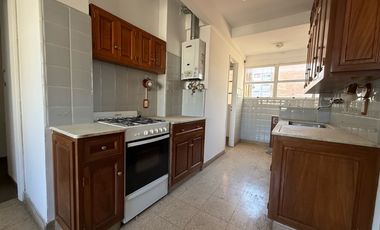 VENTA DEPARTAMENTO DE 3 DORMITORIOS + COMODÍN, EN EL CENTRO