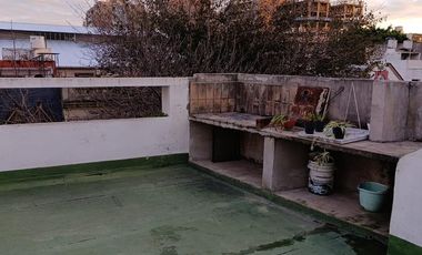 Casa en Rosario-PASCO AL 800-VENTA- ABASTO- PLANTA ALTA- 2 DORMITORIOS