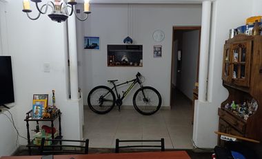 Casa en Rosario-PASCO AL 800-VENTA- ABASTO- PLANTA ALTA- 2 DORMITORIOS