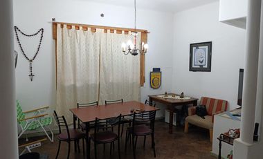 Casa en Rosario-PASCO AL 800-VENTA- ABASTO- PLANTA ALTA- 2 DORMITORIOS