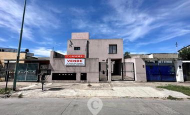 Departamento en Venta de 2 Ambientes. Con cochera. Centro Zárate