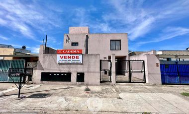Departamento en Venta de 2 Ambientes. Con cochera. Centro Zárate
