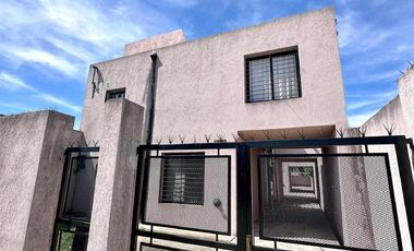 Departamento en Venta de 2 Ambientes. Con cochera. Centro Zárate